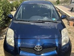 Usata 2010 Toyota Yaris Tre volumi | 2850 € (Super prezzo)