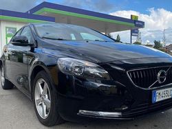 Nero Usata 2017 Volvo V40 Station wagon | 10.700 € (Buon prezzo)