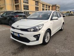 Bianco Usata 2021 Kia Rio Style Tre volumi | 9800 € (Ottimo prezzo)