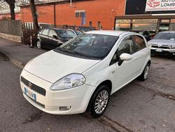 Bianco Usata 2009 Fiat Grande Punto Dynamic Due volumi | 3900 € (Cara)