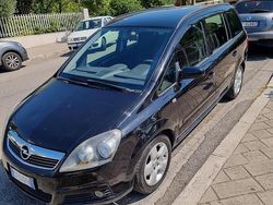 Nero Usata 2005 Opel Zafira Club Monovolume | 2200 € (Cara)