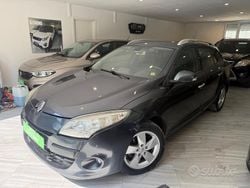 Grigio Usata 2010 Renault Mégane Tre volumi | 2600 € (Buon prezzo)