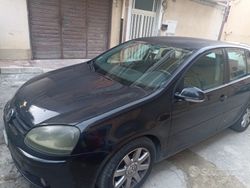 Nero Usata 2004 VW Golf V Tre volumi | 3300 € (Molto cara)