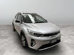 Sparkling silver Usata 2022 Kia Stonic Style SUV | 15.900 € (Buon prezzo)