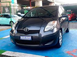Grigio Usata 2009 Toyota Yaris Tre volumi | 4800 € (Buon prezzo)