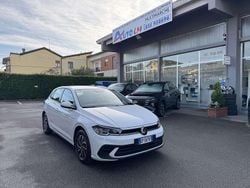 Bianco Usata 2023 VW Polo Style Tre volumi | 18.500 € (Buon prezzo)