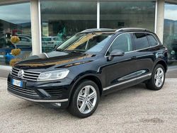 Nero Usata 2016 VW Touareg Executive SUV | 15.200 € (Buon prezzo)