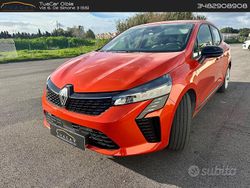 Arancione Usata 2024 Renault Clio V Evolution Tre volumi | 14.990 € (Ottimo prezzo)