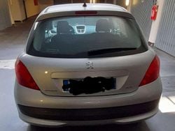 Grigio Usata 2007 Peugeot 207 Tre volumi | 5000 € (Molto cara)