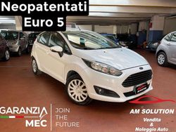 Bianco Usata 2013 Ford Fiesta Tre volumi | 4950 € (Buon prezzo)