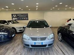 Argento Usata 2007 VW Golf V Comfortline Tre volumi | 5500 € (Buon prezzo)