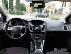 Grigio Usata 2013 Ford Focus Tre volumi | 7900 € (Molto cara)