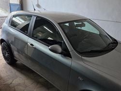 Grigio Usata 2002 Alfa Romeo 147 Due volumi | 1500 € (Buon prezzo)
