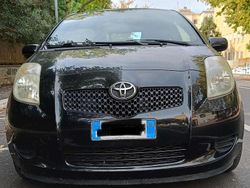 Nero Usata 2006 Toyota Yaris Sol Tre volumi | 2100 € (Buon prezzo)