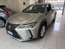Grigio Usata 2021 Lexus UX 250h Business Edition SUV | 20.900 € (Super prezzo)