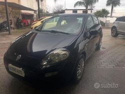 Nero Usata 2014 Fiat Punto Lounge Tre volumi | 3999 € (Buon prezzo)