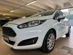 Bianco Usata 2015 Ford Fiesta Tre volumi | 6490 € (Buon prezzo)