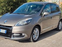 Giallo Usata 2011 Renault Scénic III Luxe Monovolume | 3800 € (Buon prezzo)