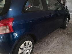 Grigio Usata 2006 Toyota Yaris Due volumi | 3200 € (Buon prezzo)