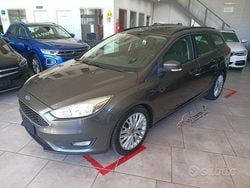 Grigio Usata 2015 Ford Focus Titanium Station wagon | 8490 € (Buon prezzo)