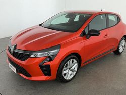 Arancio Usata 2024 Renault Clio V Evolution Due volumi | 16.999 € (Buon prezzo)