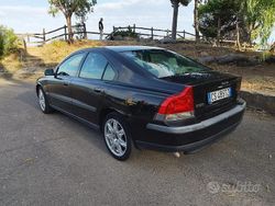 Nero Usata 2005 Volvo S60 Tre volumi | 1990 € (Buon prezzo)
