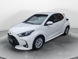 Bianco Usata 2021 Toyota Yaris Hybrid Active Tre volumi | 14.900 € (Ottimo prezzo)