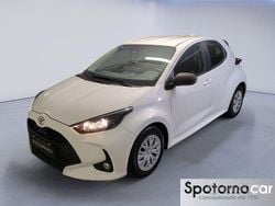Bianco Usata 2023 Toyota Yaris Active Tre volumi | 14.300 € (Buon prezzo)