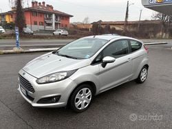 Grigio Usata 2013 Ford Fiesta Titanium Tre volumi | 3900 € (Ottimo prezzo)