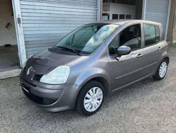 Grigio Usata 2011 Renault Modus Dynamique Monovolume | 3990 € (Buon prezzo)