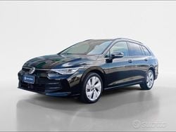 Grenadill black metallizzato Usata 2024 VW Golf VIII Life Station wagon | 34.900 € (Molto cara)