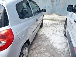 Grigio Usata 2006 Renault Clio II Tre volumi | 2000 €