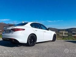 Bianco Usata 2017 Alfa Romeo Giulia | 18.500 € (Buon prezzo)