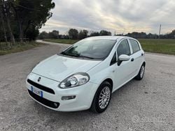 Bianco Usata 2016 Fiat Punto Lounge Tre volumi | 6400 € (Buon prezzo)