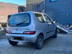 Grigio Usata 2005 Fiat 600 Due volumi | 700 €