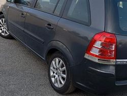 Grigio Usata 2009 Opel Zafira Monovolume | 3300 € (Buon prezzo)