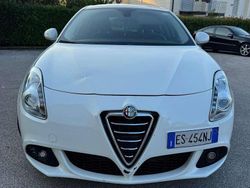 Bianco Usata 2013 Alfa Romeo Giulietta Exclusive Tre volumi | 4100 € (Ottimo prezzo)