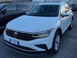 Pure white Usata 2024 VW Tiguan Life SUV | 33.000 € (Buon prezzo)