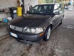 Usata 2001 Volvo V40 Station wagon | 1250 €