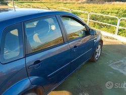Blu Usata 2008 Ford Fiesta Tre volumi | 3500 € (Cara)
