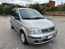 Grigio Usata 2004 Fiat Panda Emotion Due volumi | 4900 € (Molto cara)