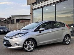 Argento Usata 2011 Ford Fiesta Titanium Tre volumi | 4500 € (Buon prezzo)