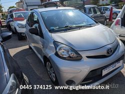 Grigio Usata 2014 Toyota Aygo Connect Style Due volumi | 6990 € (Buon prezzo)