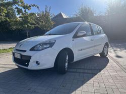 Usata 2011 Renault Clio II Dynamique Tre volumi | 4500 € (Buon prezzo)