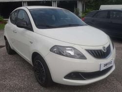 Bianco neve Usata 2022 Lancia Ypsilon Gold Due volumi | 12.500 € (Cara)