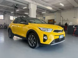 Giallo tetto nero Usata 2019 Kia Stonic SUV | 13.000 € (Buon prezzo)