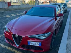 Rosso Usata 2019 Alfa Romeo Giulia Tech Edition Tre volumi | 25.000 € (Buon prezzo)
