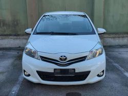 Usata 2013 Toyota Yaris Lounge Tre volumi | 8200 € (Super prezzo)