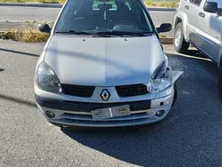 Usata 2002 Renault Clio II Privilege Tre volumi | 1000 € (Super prezzo)