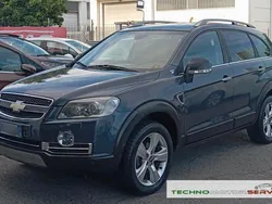 Grigio Usata 2009 Chevrolet Captiva SUV | 4500 € (Buon prezzo)